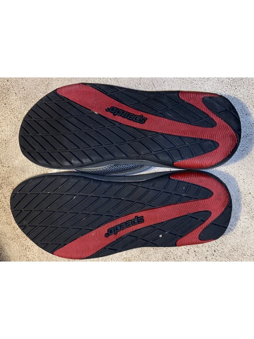 Speedo Men's Sandals Flip-Flops Size 8 Gray Used